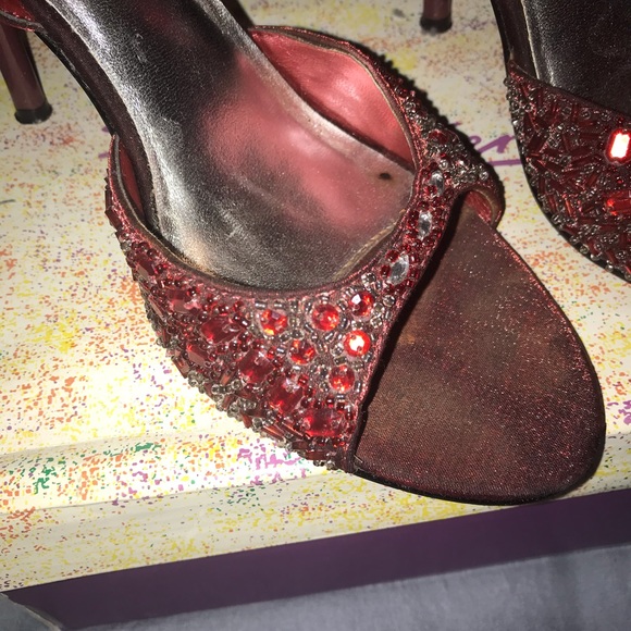 Red heels - Picture 2 of 4